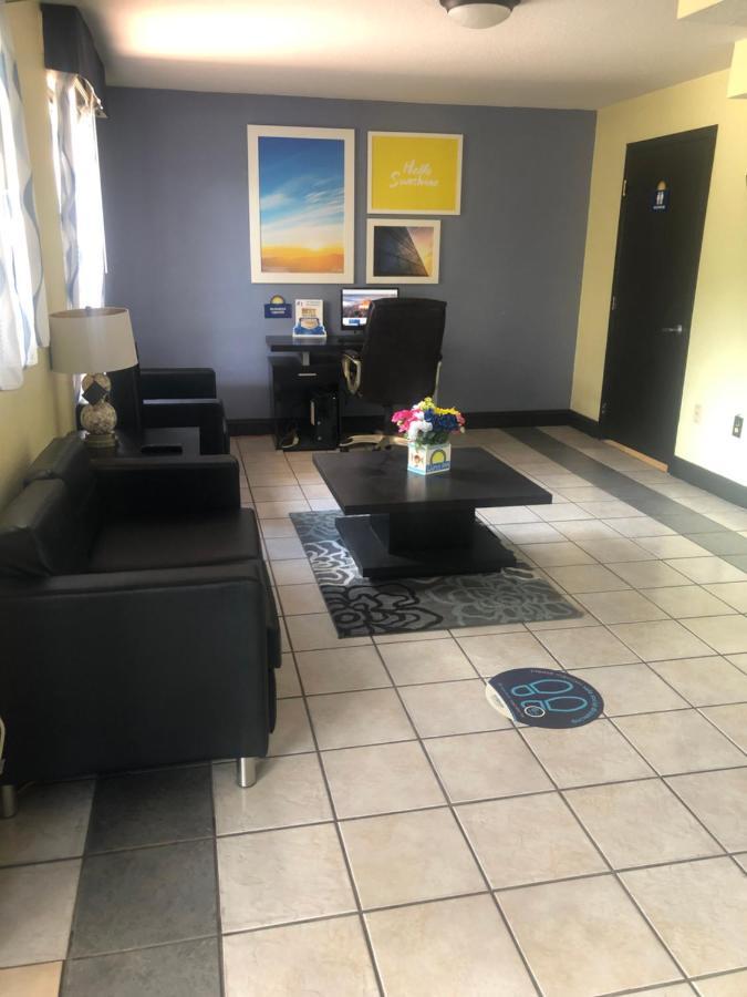 Days Inn By Wyndham Lake City I-10 Екстериор снимка