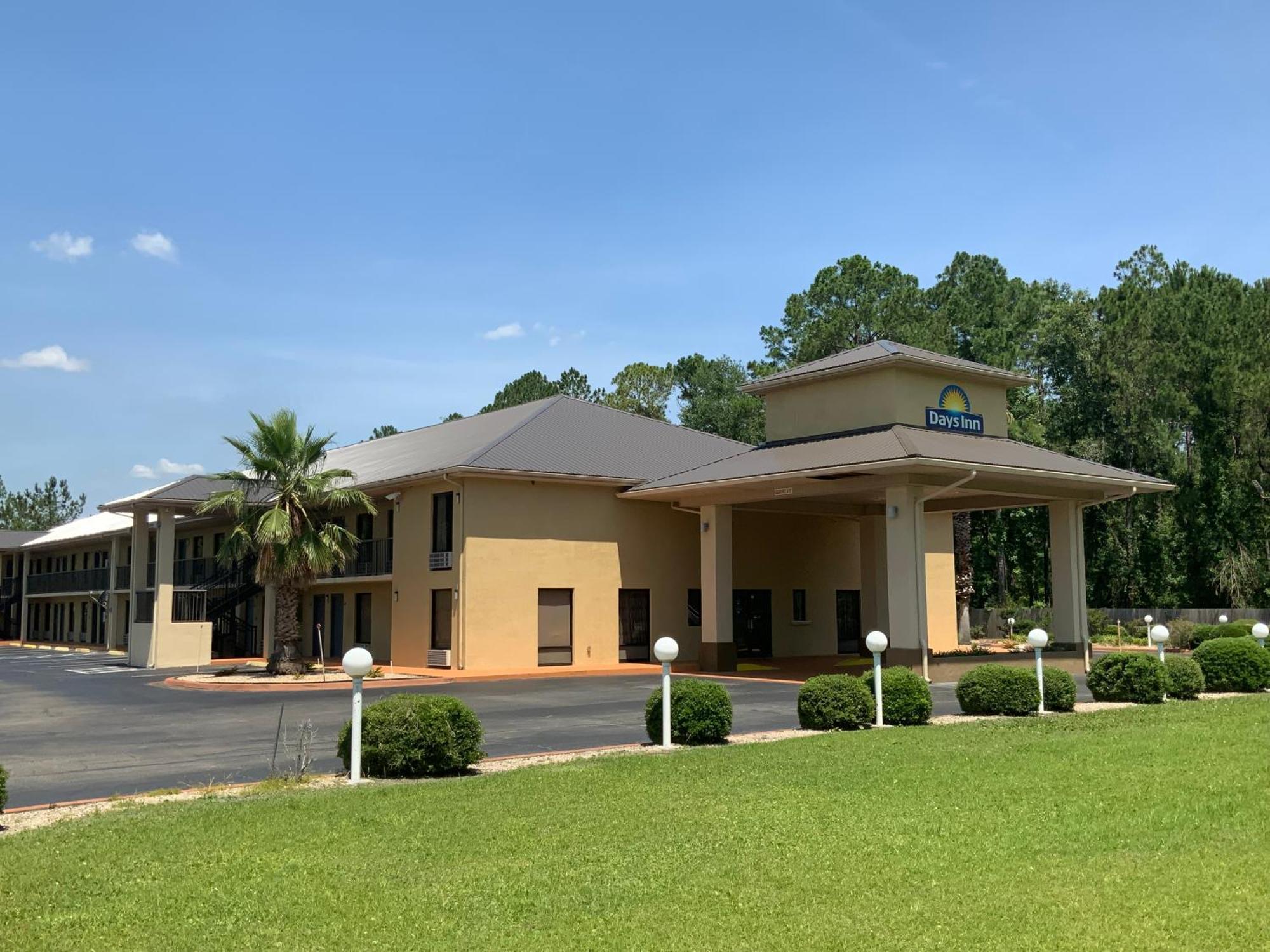 Days Inn By Wyndham Lake City I-10 Екстериор снимка