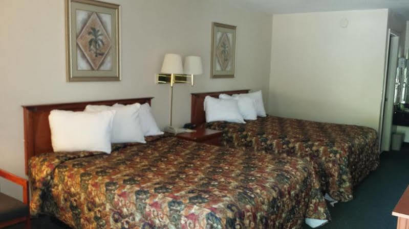 Days Inn By Wyndham Lake City I-10 Екстериор снимка